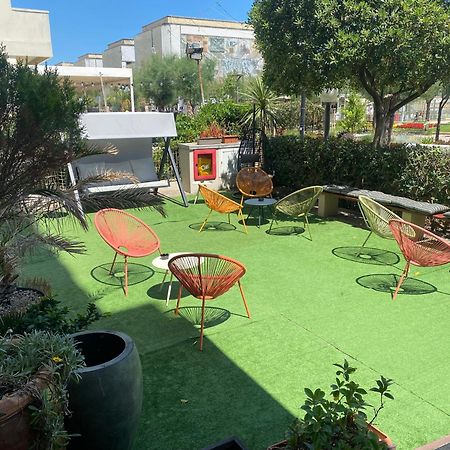 Hotel Nettuno Пезаро Экстерьер фото