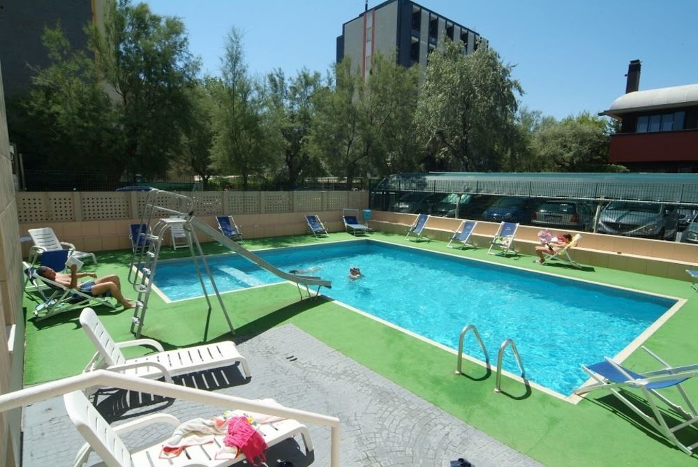 Hotel Nettuno Пезаро Экстерьер фото