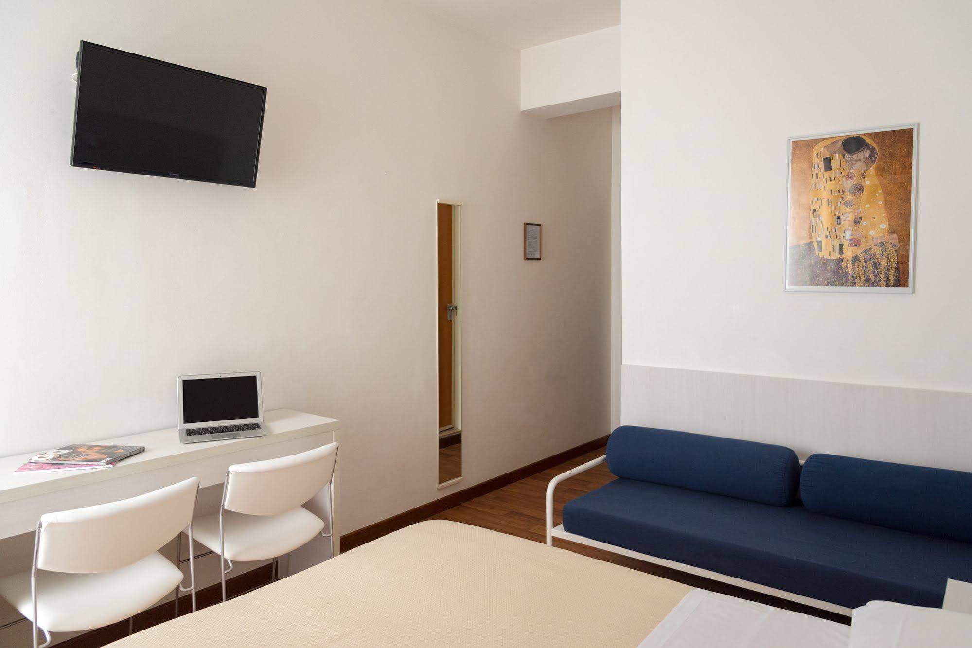 Hotel Nettuno Пезаро Экстерьер фото