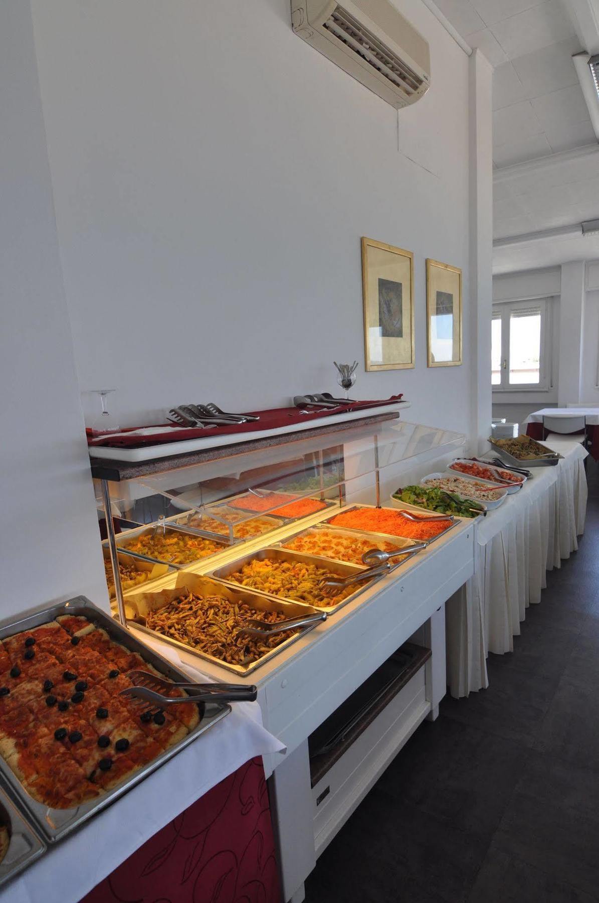 Hotel Nettuno Пезаро Экстерьер фото