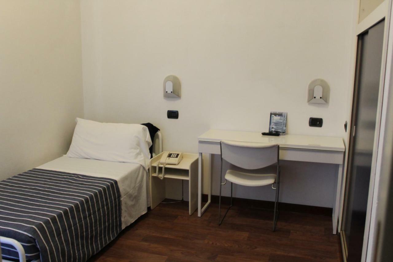 Hotel Nettuno Пезаро Экстерьер фото