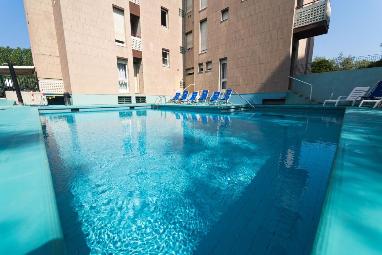 Hotel Nettuno Пезаро Экстерьер фото